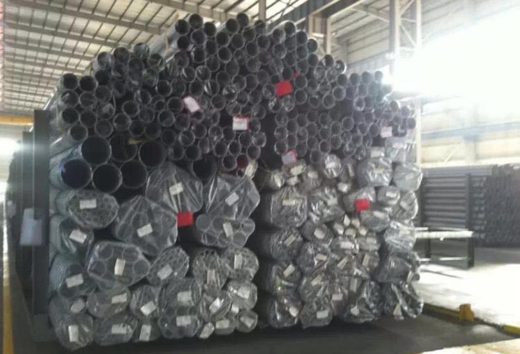 永穗不銹鋼圓管已包裝，待發(fā)貨倉庫